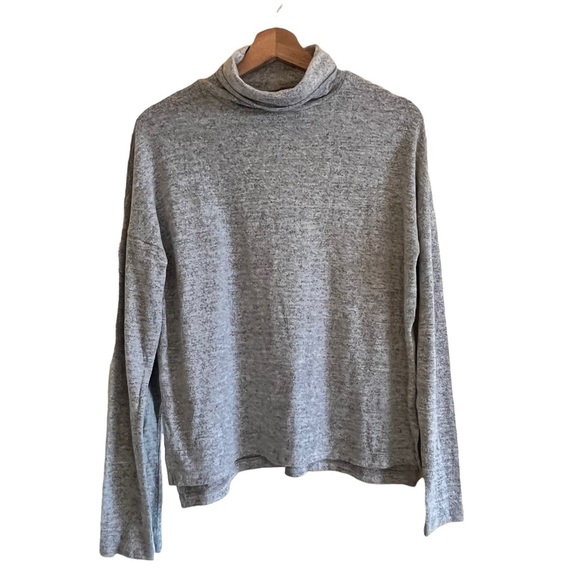 ABERCROMBIE and Fitch Long Sleeve Turtleneck S - Picture 1 of 4